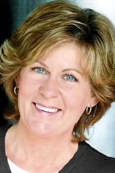 Nora Sheehan headshot