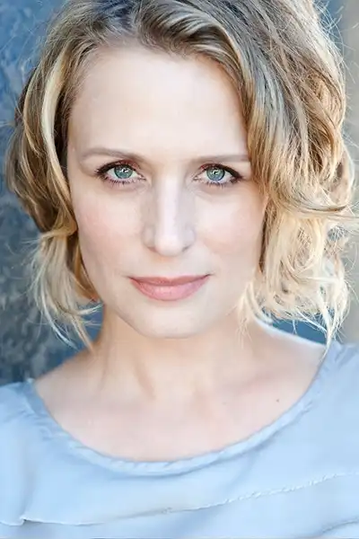 Samantha Smith headshot