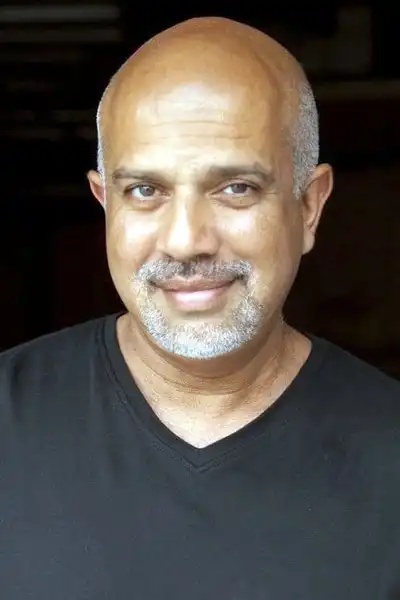 Manoj Sood headshot