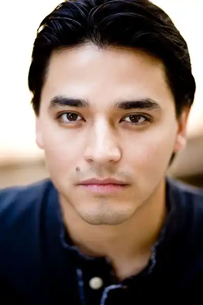 Douglas Spain headshot