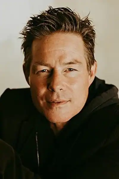 Sebastian Spence headshot