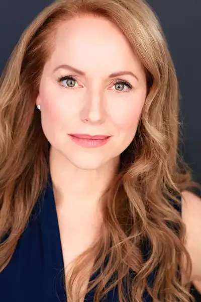 Jenna Stern headshot