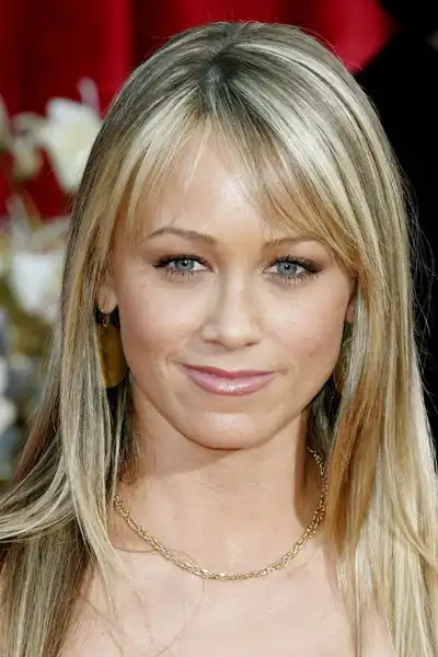 Christine Taylor headshot