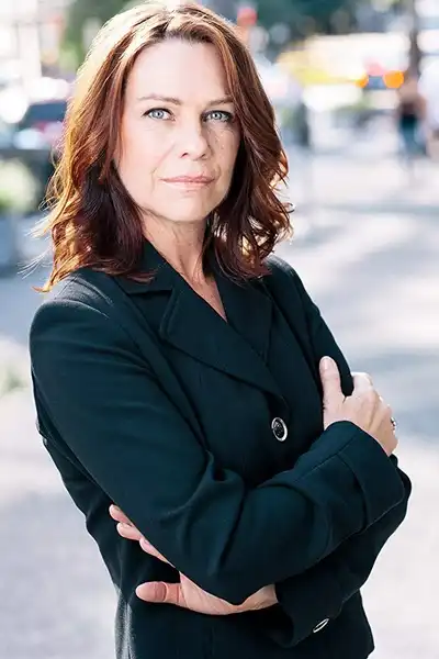 Ingrid Tesch headshot