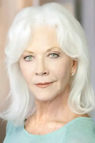 Linda Thorson headshot