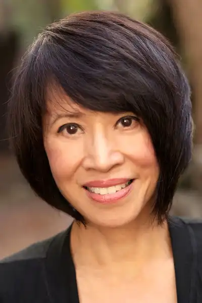 Lauren Tom headshot