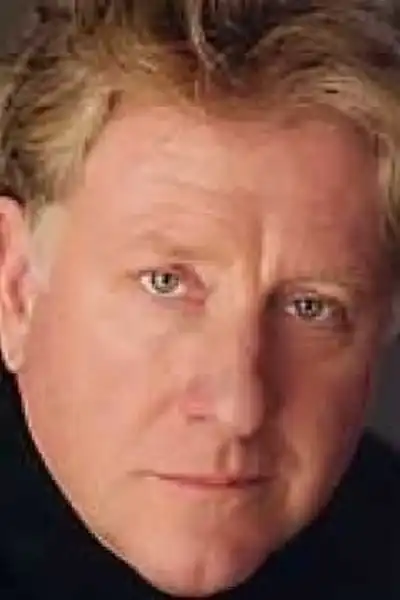 Michael Tomlinson headshot