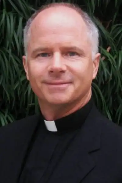 Tom Virtue headshot