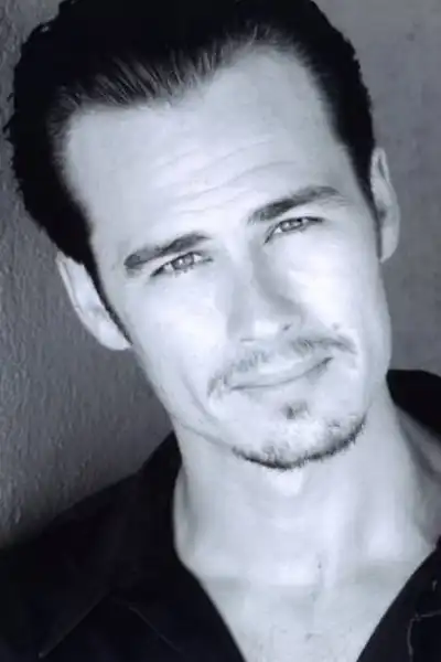 Liam Waite headshot