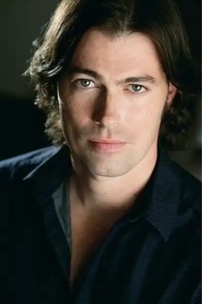 Dana Watkins headshot