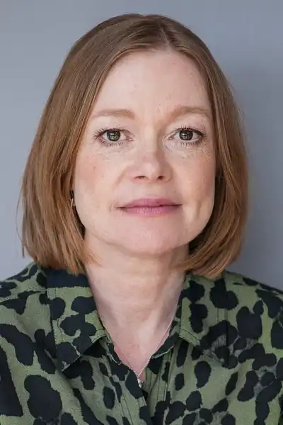 Robin Weaver headshot