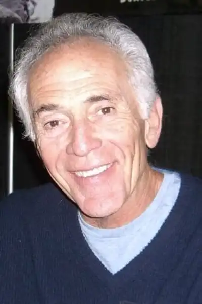 Bruce Weitz headshot