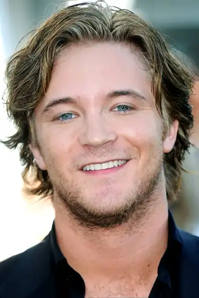 Michael Welch headshot