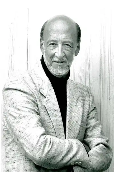 Danny Wells headshot