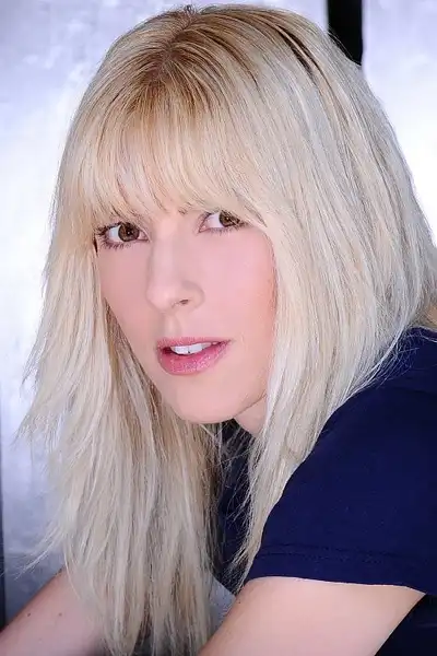 Riley Weston headshot