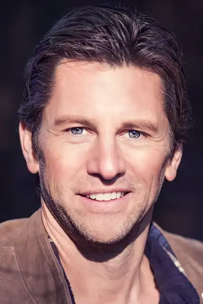 Chad Willett headshot
