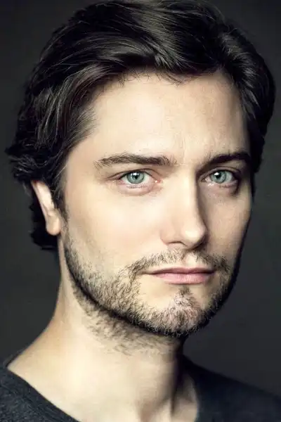 Lee Williams headshot