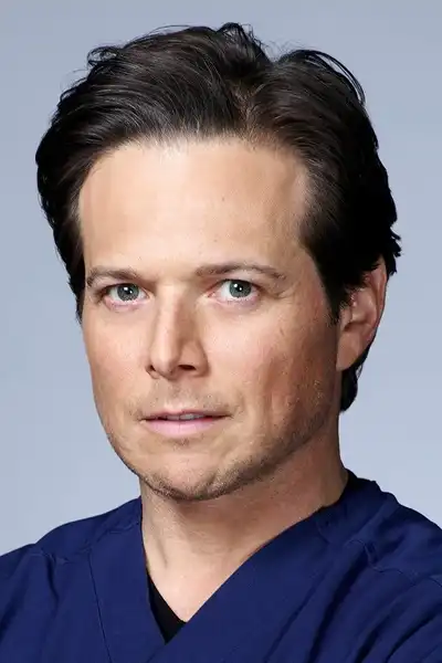 Scott Wolf headshot