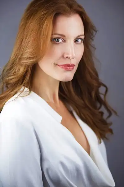Rachel York headshot