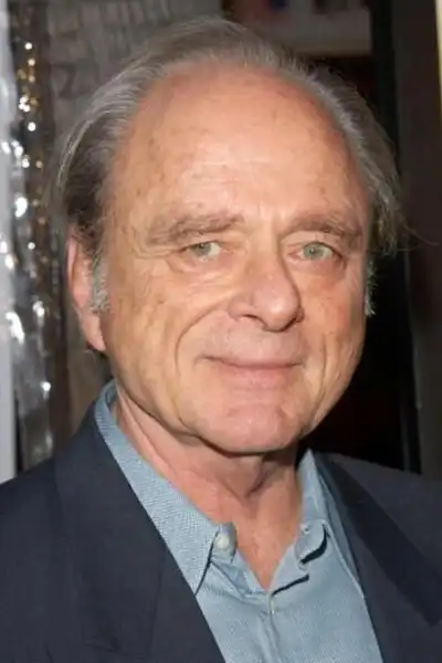 Harris Yulin headshot