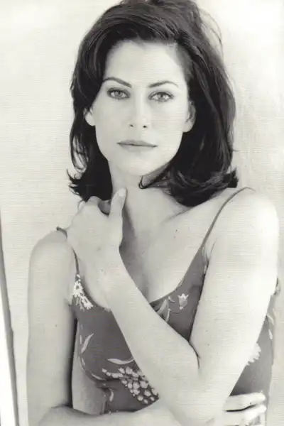 Roxana Zal headshot