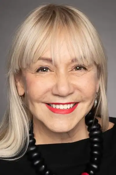 Lenore Zann headshot