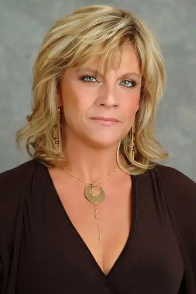 Kim Zimmer headshot