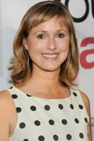 Betsy Sullenger headshot