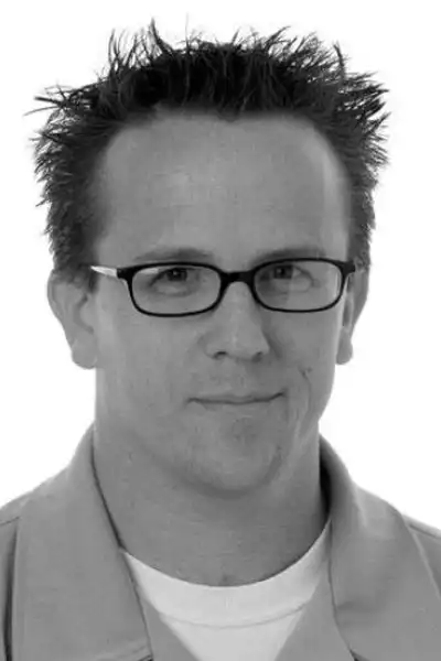 Darren Ewing headshot