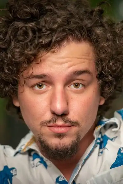 Steven Vlahos headshot
