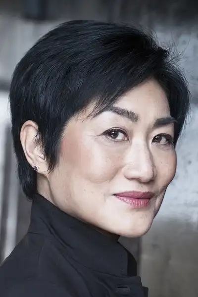 Jean Yoon headshot