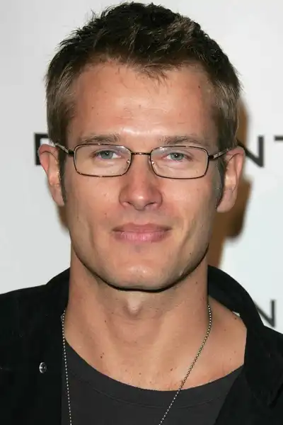 Johann Urb headshot