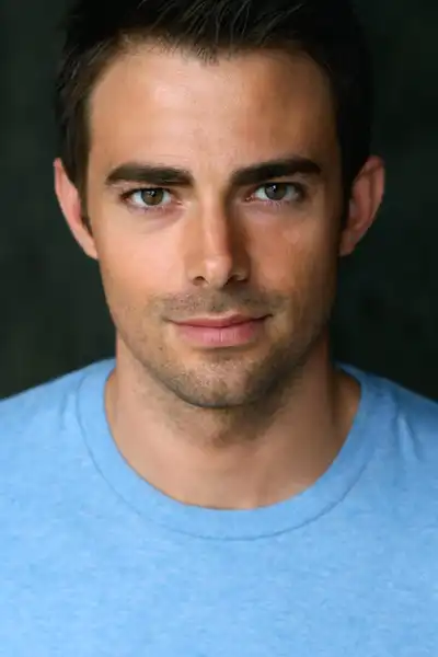 Jonathan Bennett headshot
