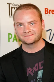 Evan Helmuth headshot