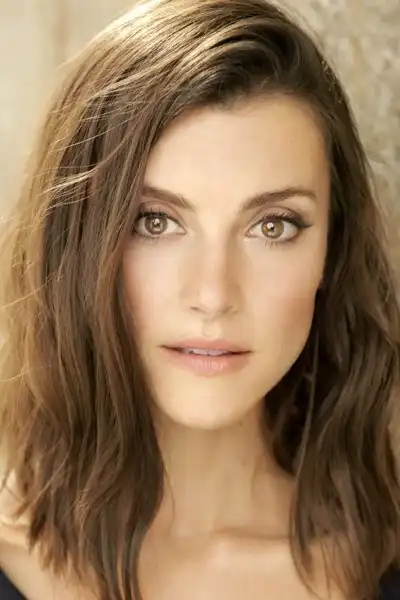 Emma Lahana headshot