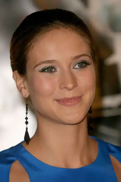 Charlotte Salt headshot