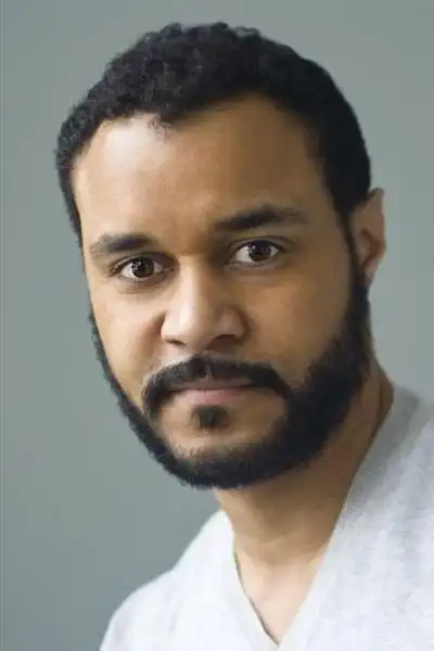 Lindsay Owen Pierre headshot
