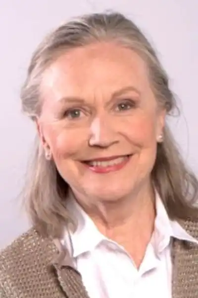 Rika Sennett headshot