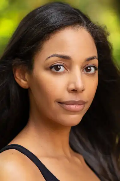 Amanda Blake headshot