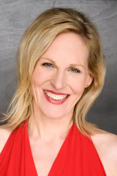 Philippa Domville headshot