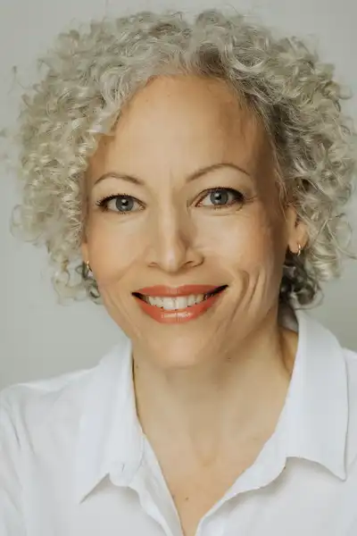 Shawna Clarke headshot