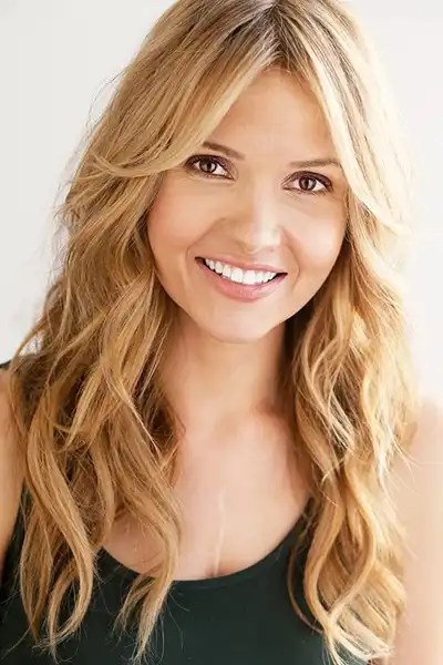 Valerie Azlynn headshot