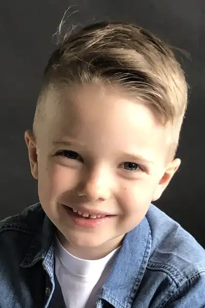 Brady Droulis headshot