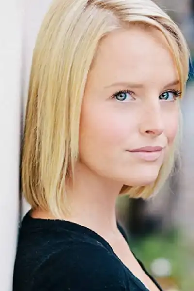 Sarah Smyth headshot