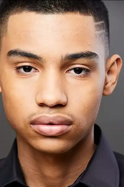 Nik Sanchez headshot