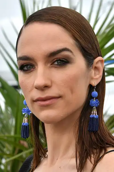 Melanie Scrofano headshot