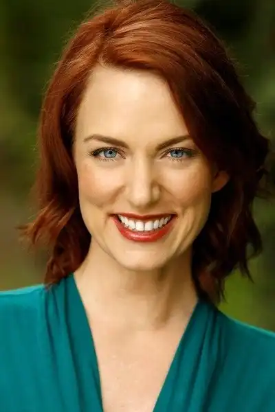 Geri Hall headshot