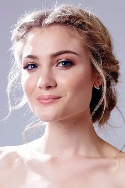 Skyler Samuels headshot