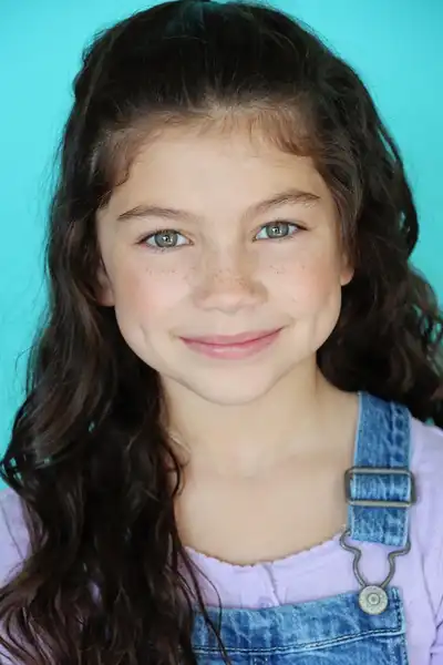Taylor Pezza headshot