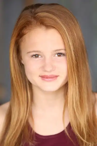 Maggie Elizabeth Jones headshot